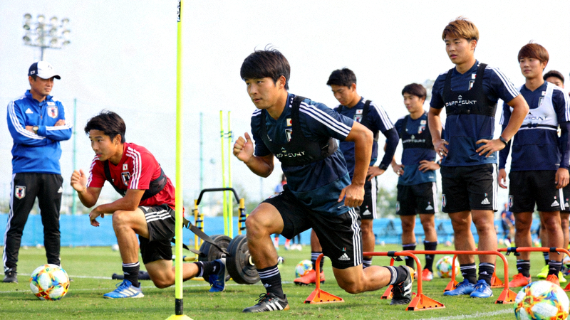 日本、韩国等亚洲劲旅在海外集训营进行高强度体能训练和技战术磨合